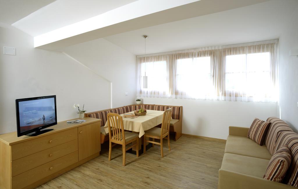 Krebishof Agriturismo Schenna Bilik gambar